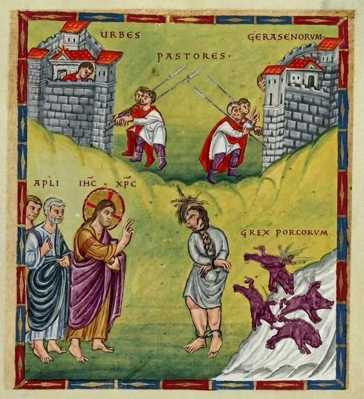 Medieval miniature on a green-yellow ground: at the top two grey walled towns with red roofs stand on hilltops, with figures looking out, while two pairs of herdsmen in white tunics, red mantles and violet hose run towards them carrying long staffs; below at left a haloed Christ in an ochre tunic and violet mantle, followed by two apostles, raises two fingers towards a man in a short grey tunic with long braided hair, bound wrists and chained ankles, from whose head a small dark spirit flies upward; at right four purple pigs plunge down a white slope into the sea