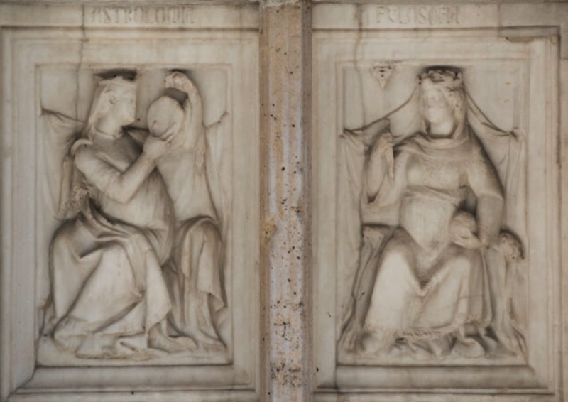 Fontana Maggiore, Perugia: Astronomy embracing the celestial sphere, and Philosophy enthroned frontally with crown and spread veil