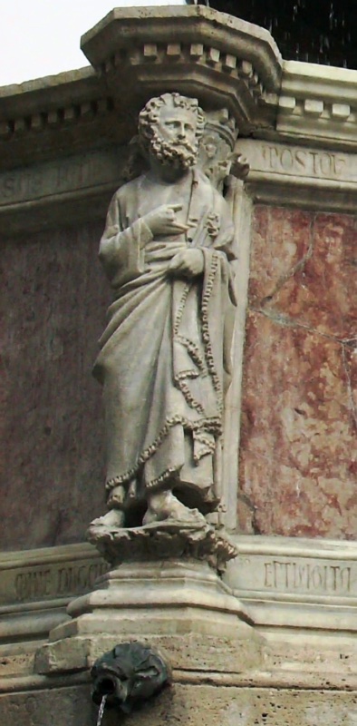 Fontana Maggiore, Perugia: statue of Saint Peter the holder of the keys to Paradise, 1278