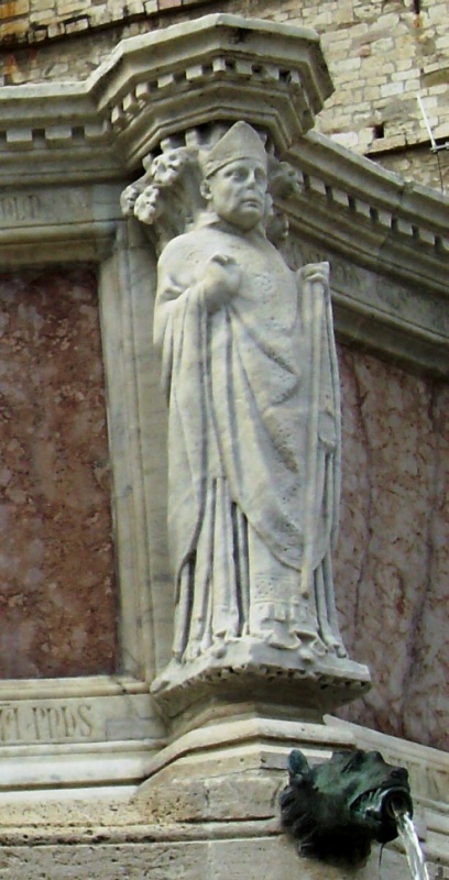 Fontana Maggiore, Perugia: statue of Sant'Ercolano, the bishop-defender of Perugia, 1278